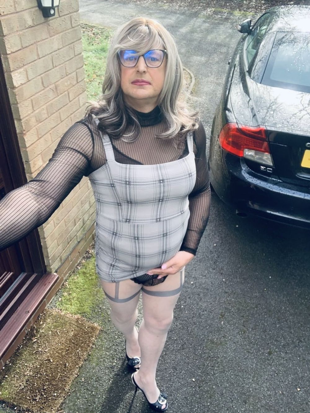 Amateur crossdresser Kelly cd in grey dress silver pantyhos  #10