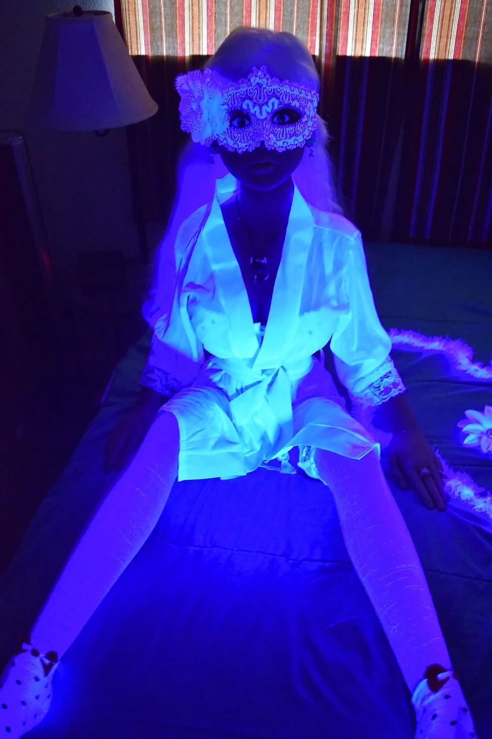 Nina&#039;s blacklight #5
