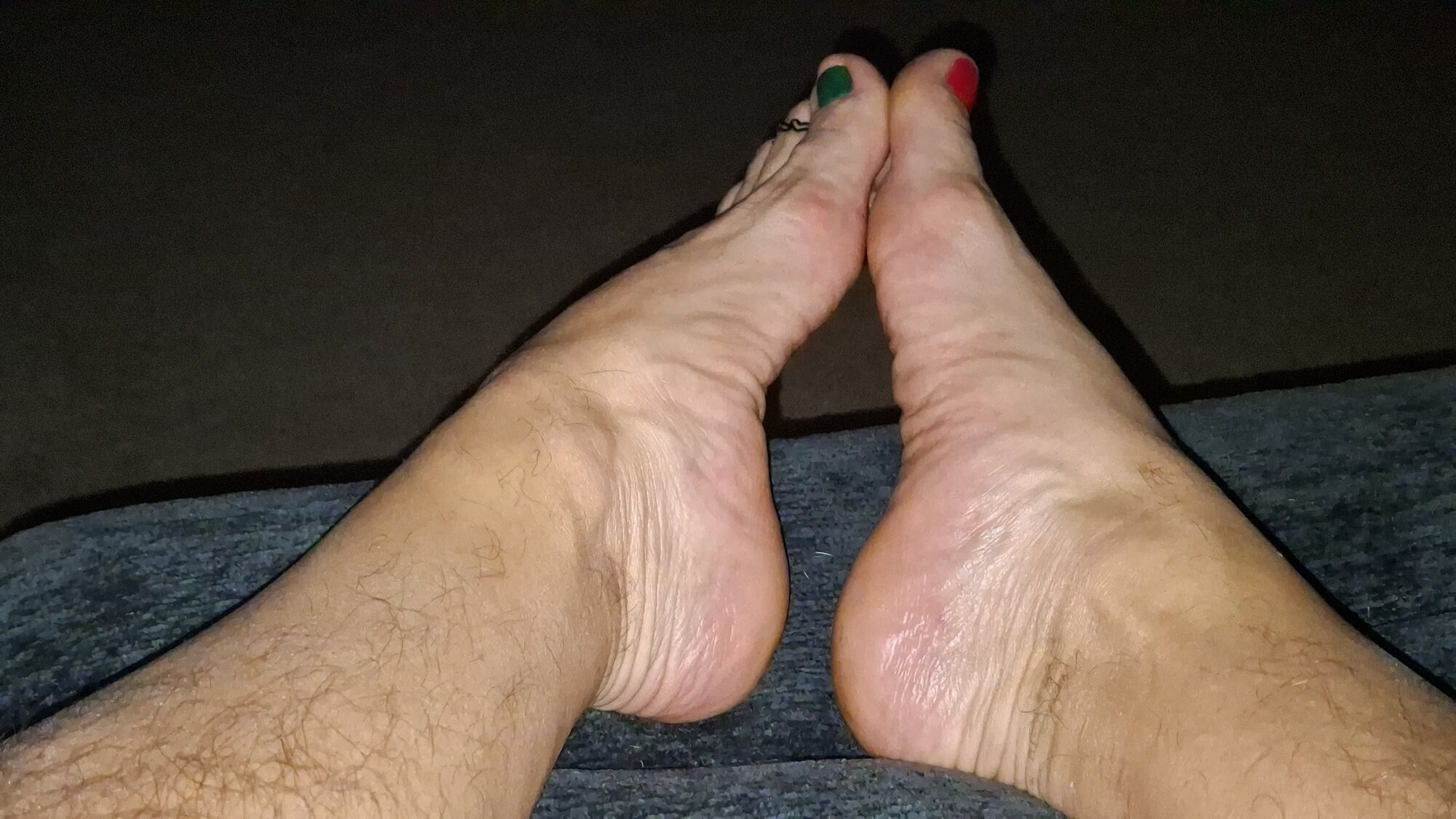 My Christmas pedicure toes