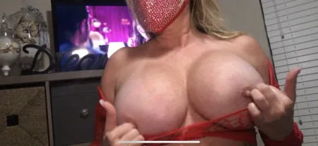 super busty double g milf in fishnet         