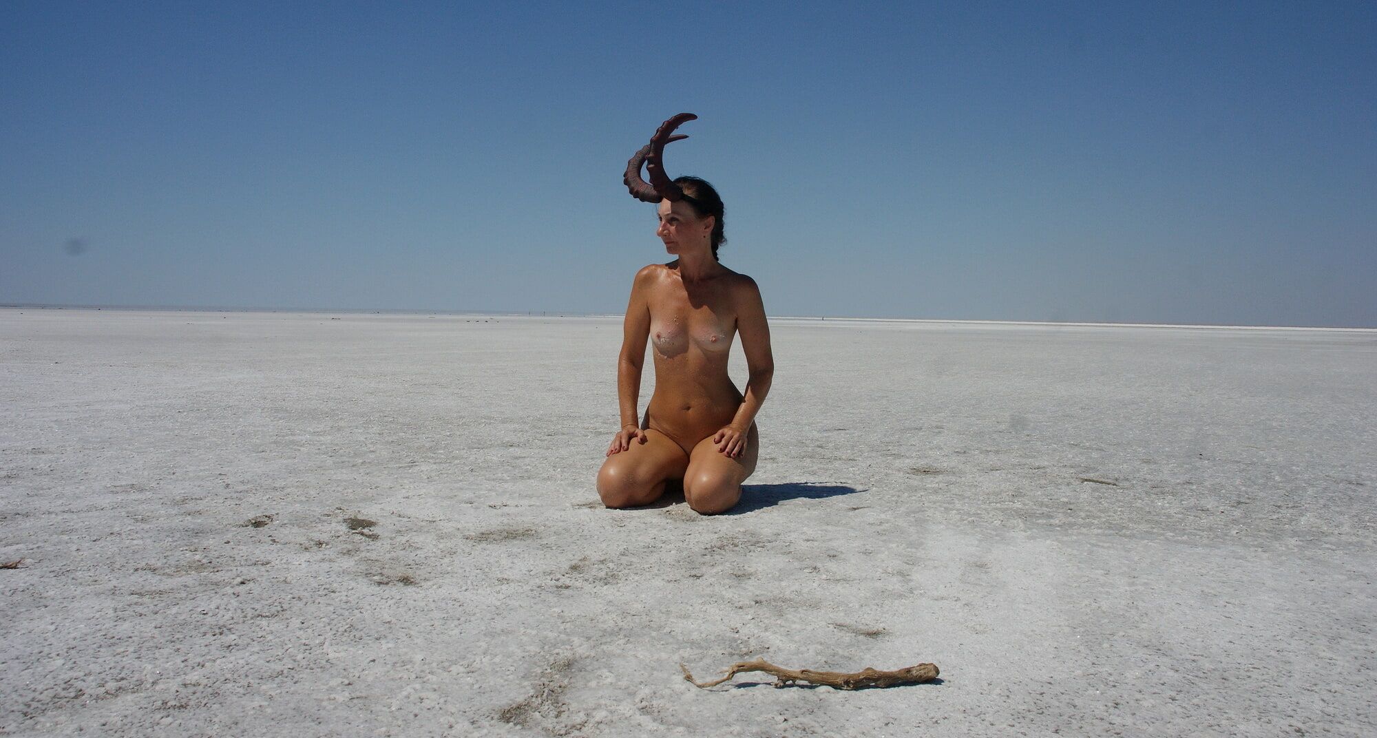 Standing on laps naked on the salt of the salt lake Elton #26