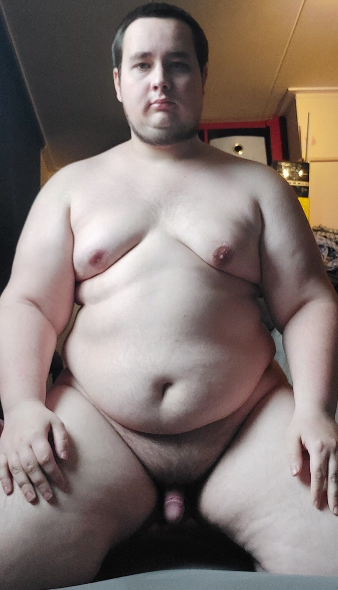 Chubbyfagkevin showing full body