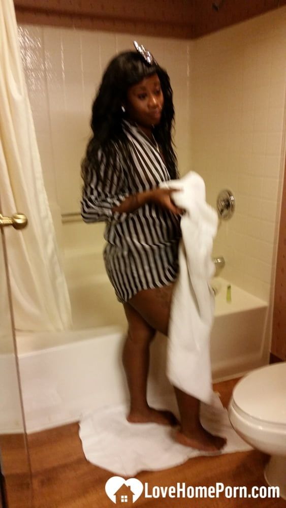 Black honey gets recorded as she showers #19