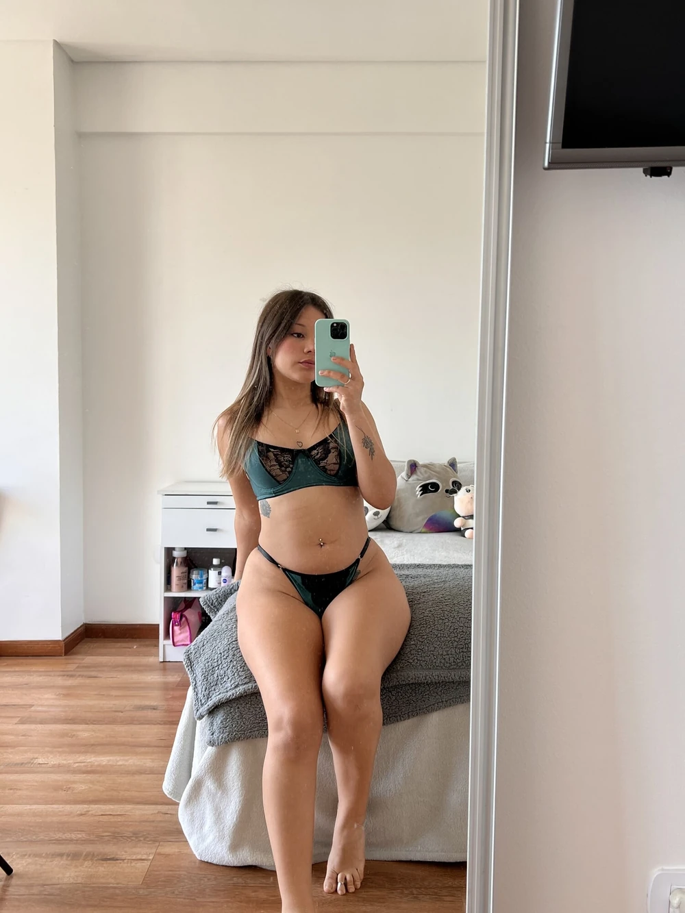Feeling sexy in green lingerie 💚 #2