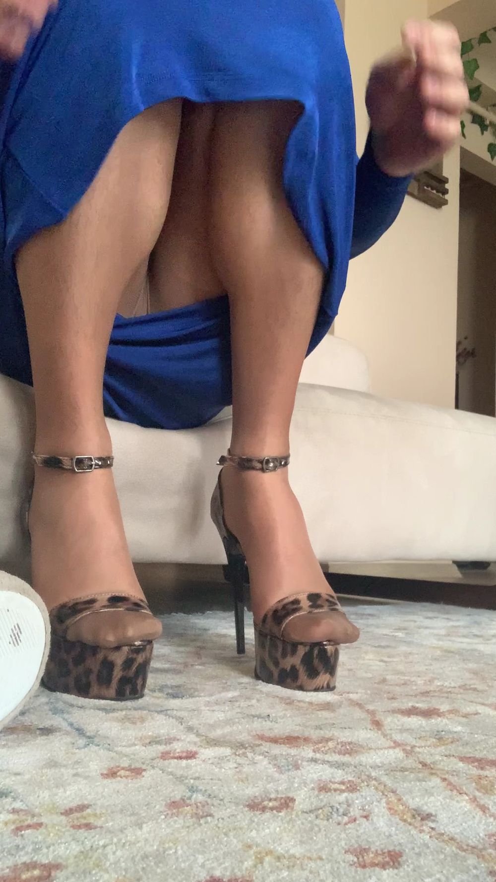 My Aunt&#039;s Beautiful Legs #32