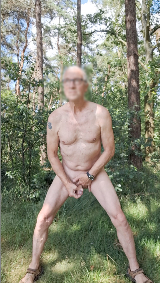 GRANDPA CRUISING PUBLIC OUTDOOR EXHIBITIONIST SEXSHOW