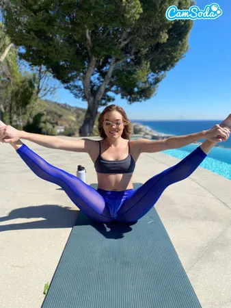 katie kush shows us what a normal yoga session looks like fo         