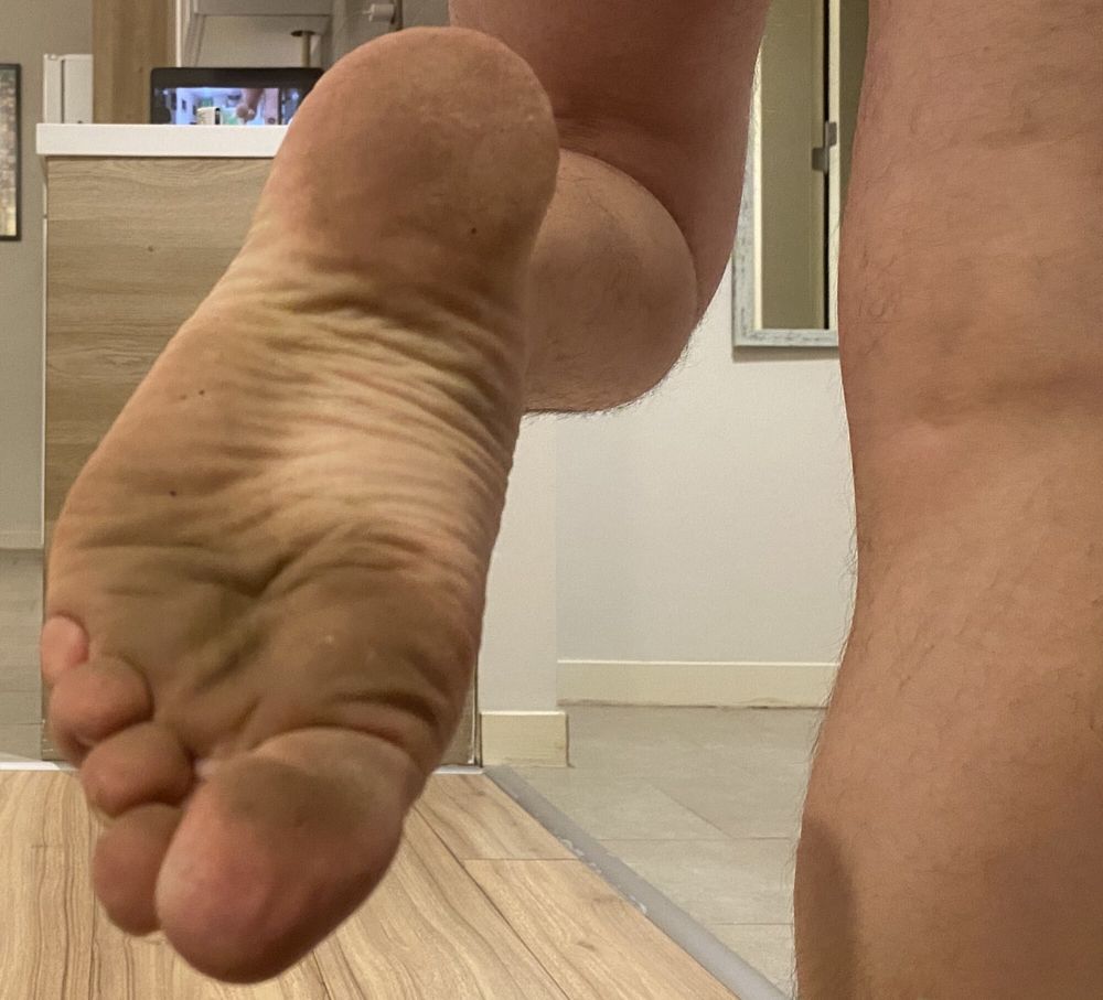 Love to display my ass and dirty soles #19