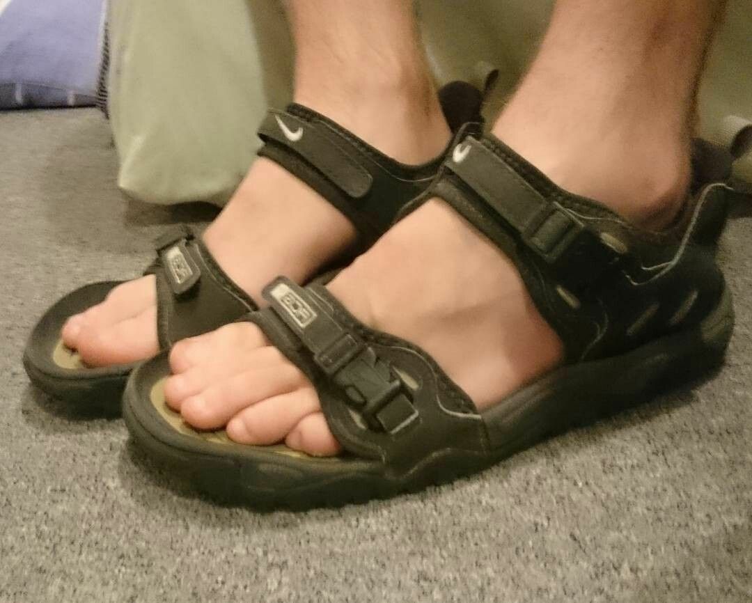 AWESOME MEN FEET ON SANDALS Galery 1 #3