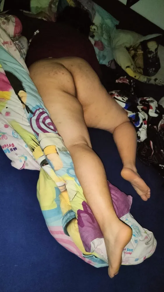 Hornychubby feet And ass