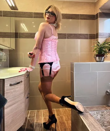 shemale transgender crossdresser milf         