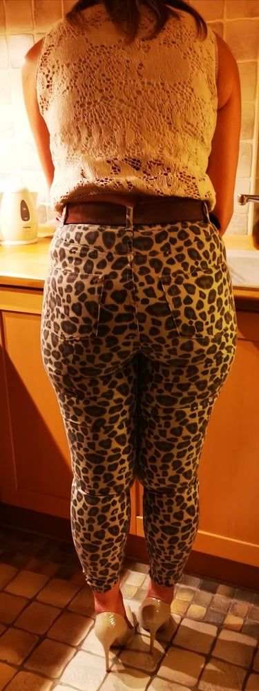 me in leopard leggins #12