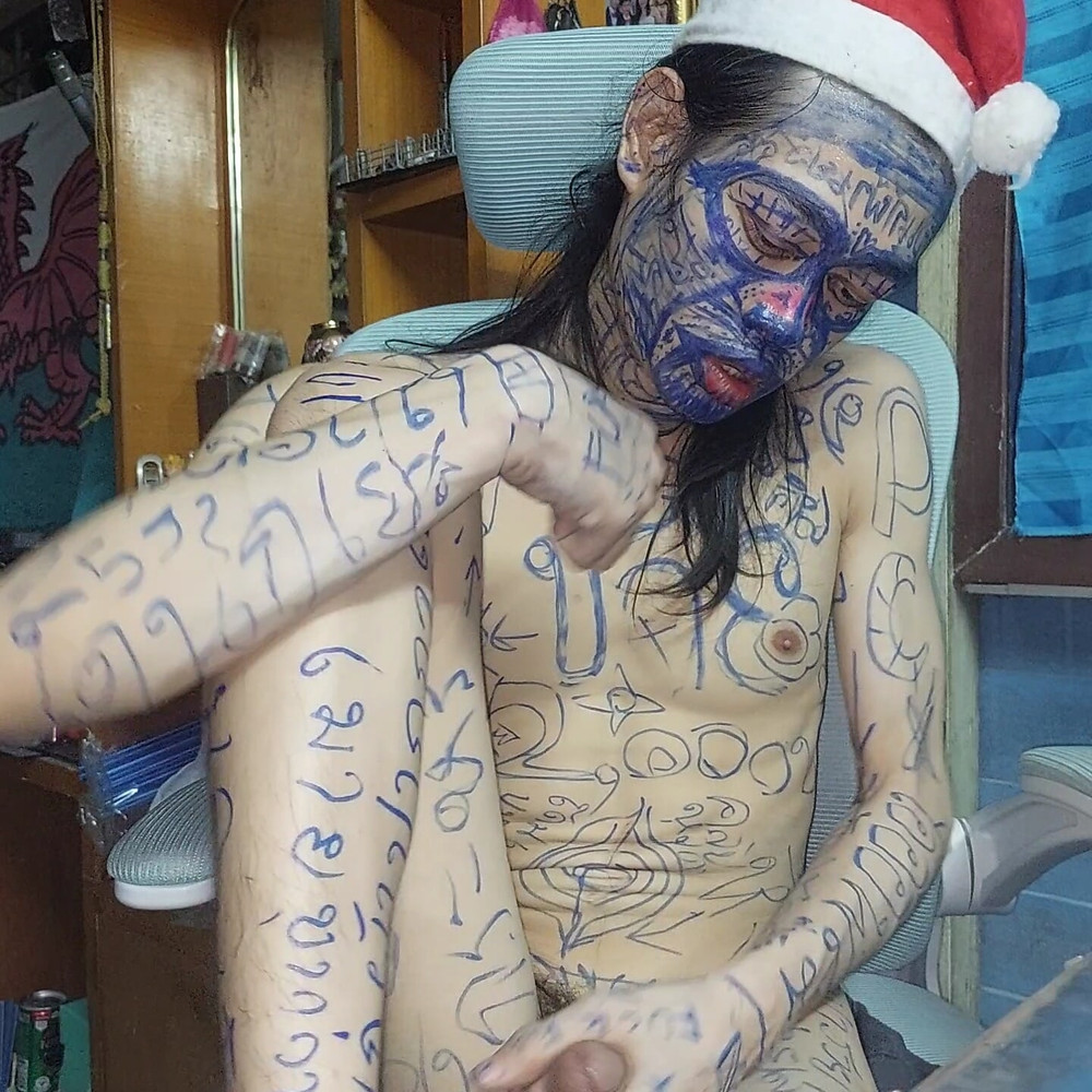 Masturbate with funny body paint #6