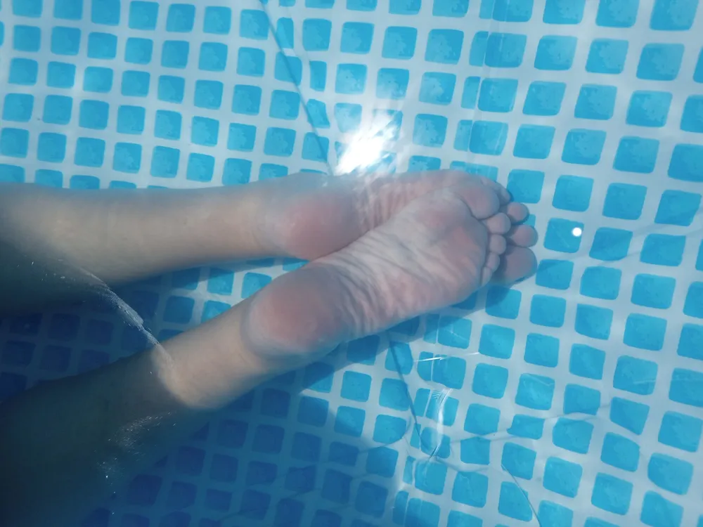 Under water feet 1 #2