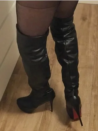 my lovely overknee high heels         