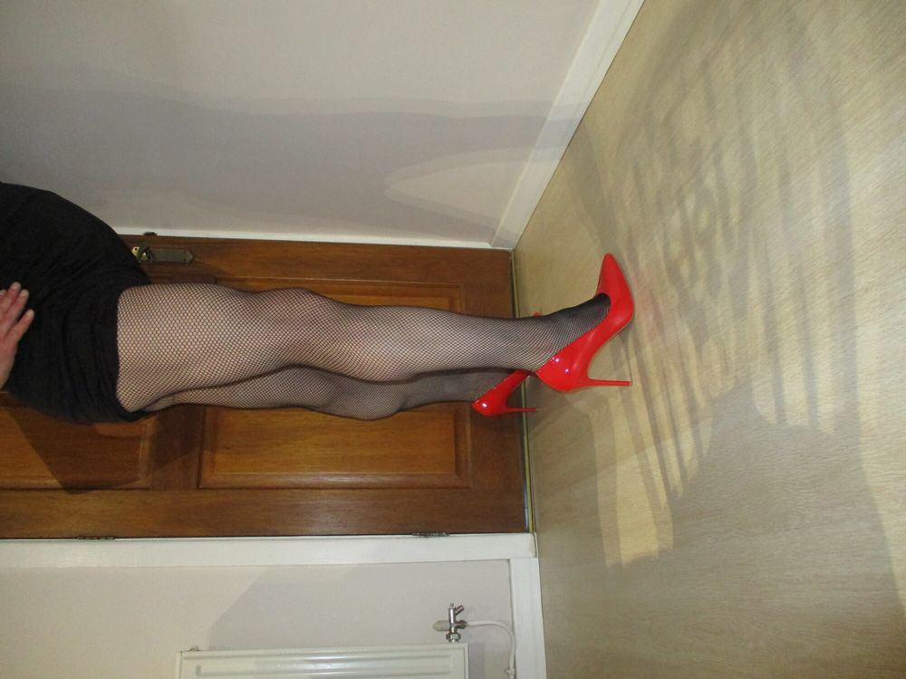 RED HEELS AND TIGHTS #7