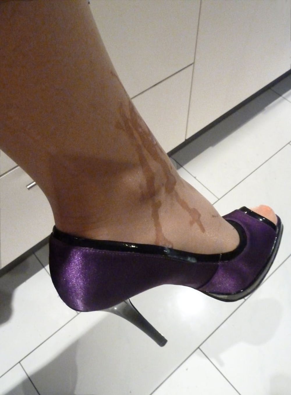 showing her purple Buffalo Peeptoes #6