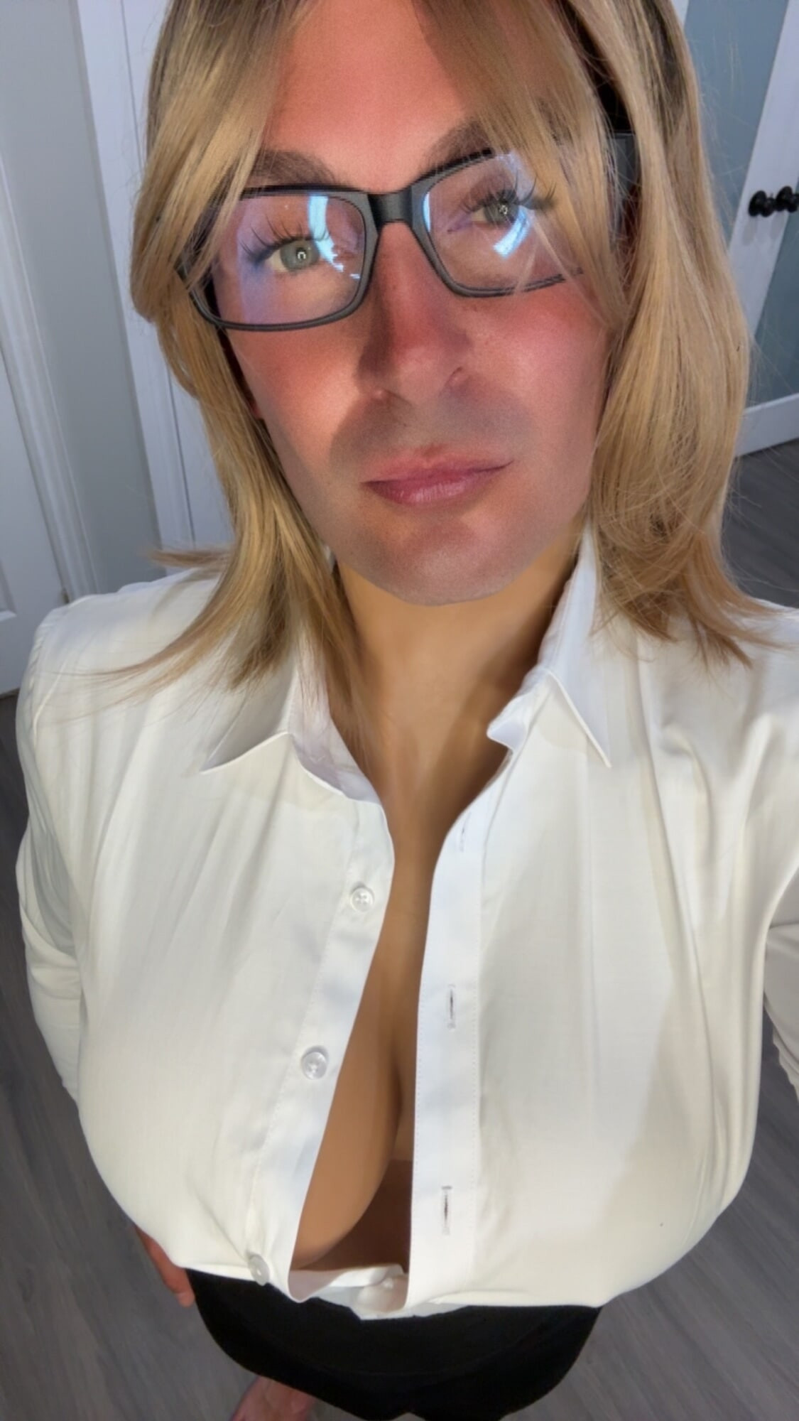 Maxine je spremna za ured 