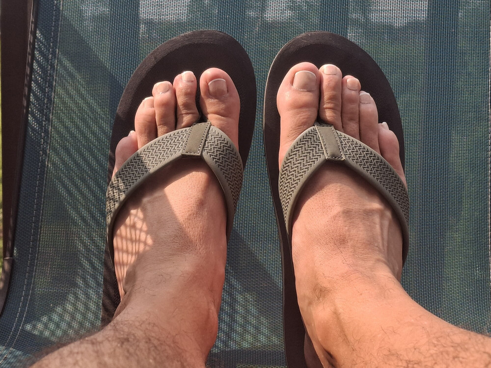 Flip flop feet and French pedicure #7
