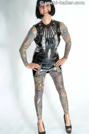 photo shoot with full body tattooed milf cleo           