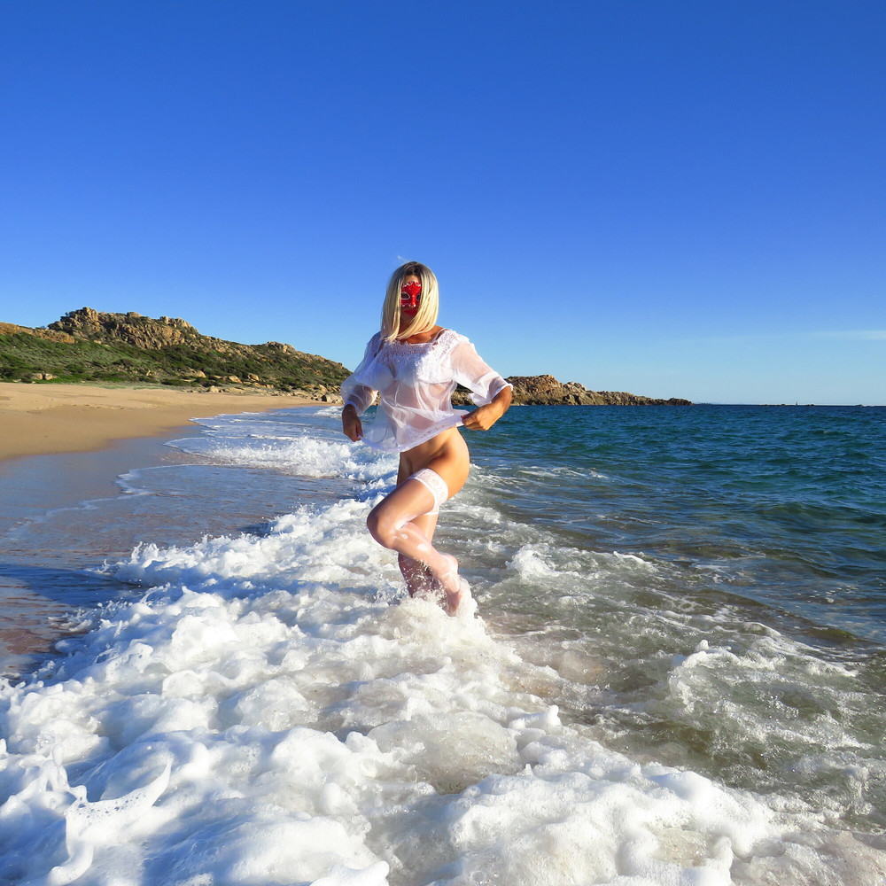 Laura on the beach, erotic photos in sexy lingerie #38