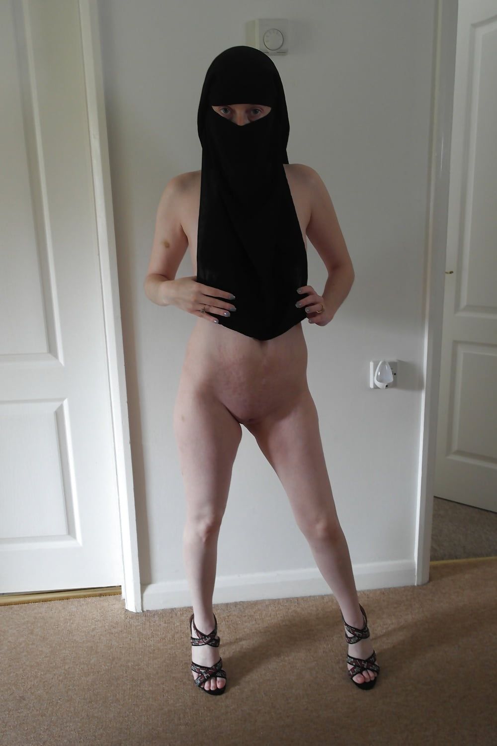 Haley Naked British Harem girl in Niqab #7