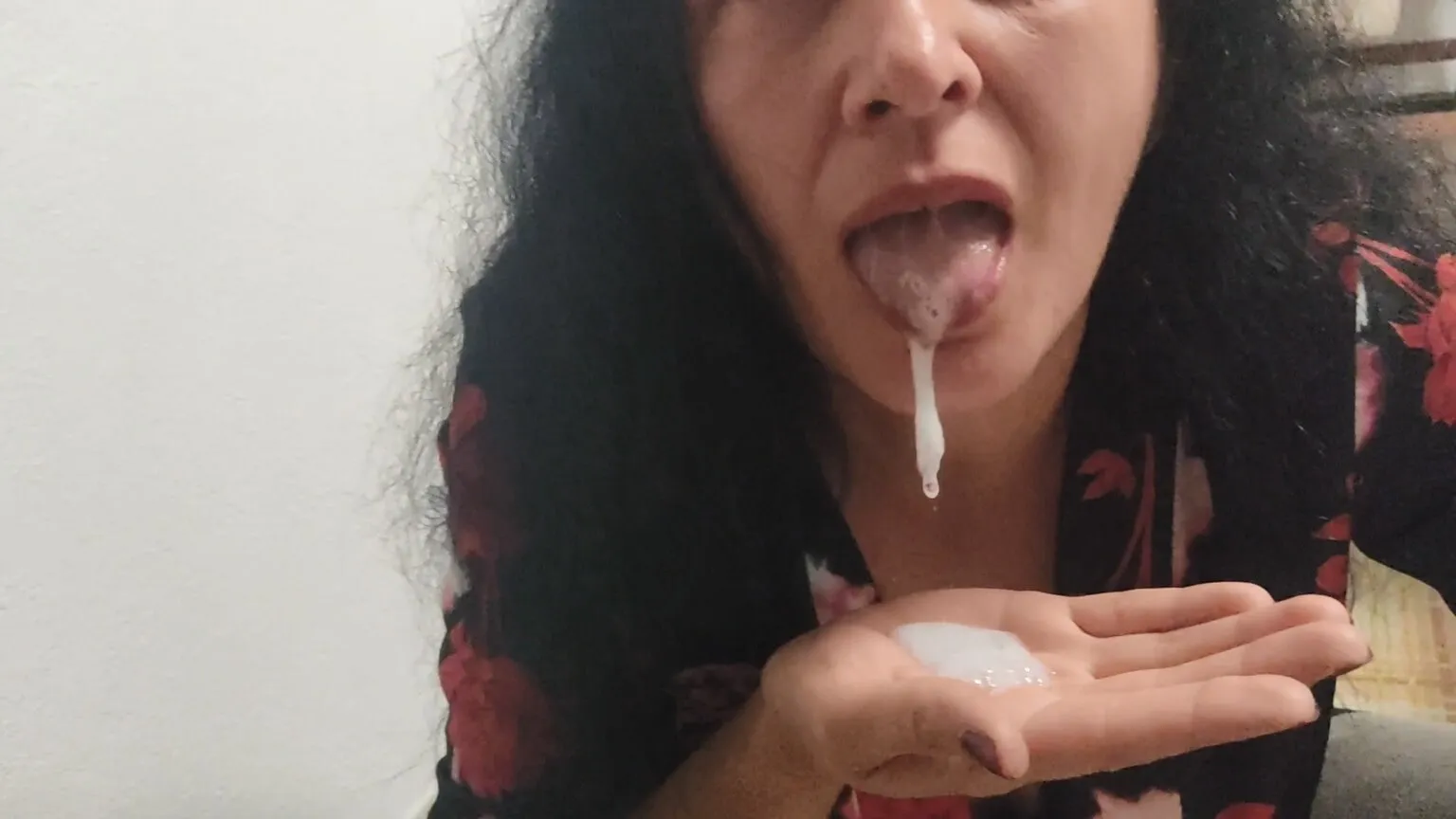 Huge Load Cumshot In Mouth