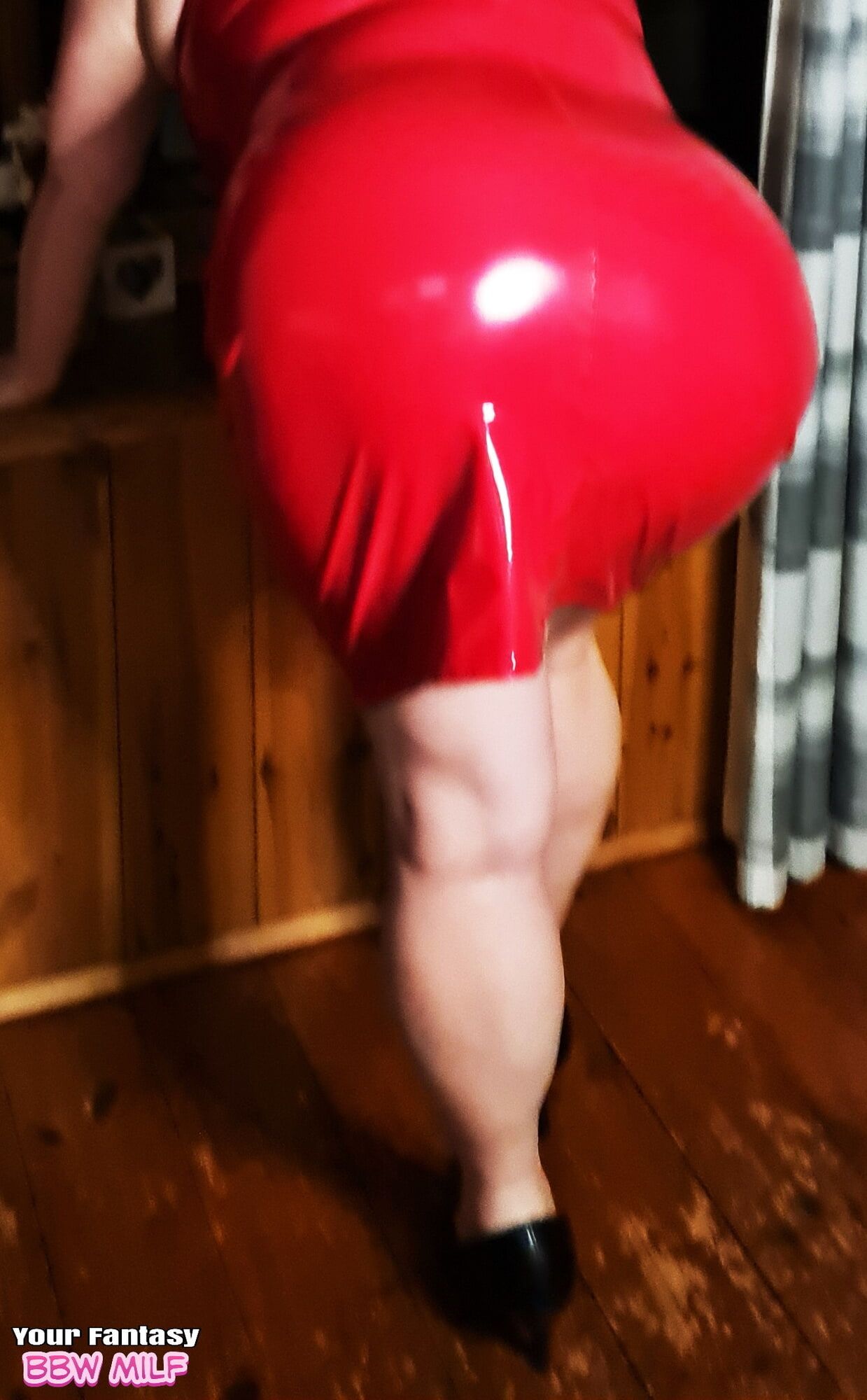 Mature BBW Milf Ass in kinky red PVC  #6