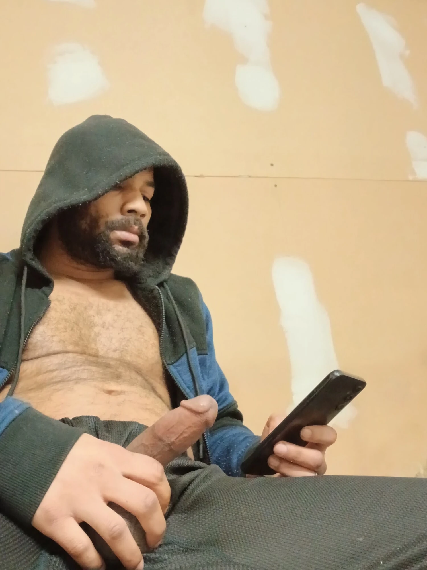 Black mf in W. Philly tired of jerking myself. 