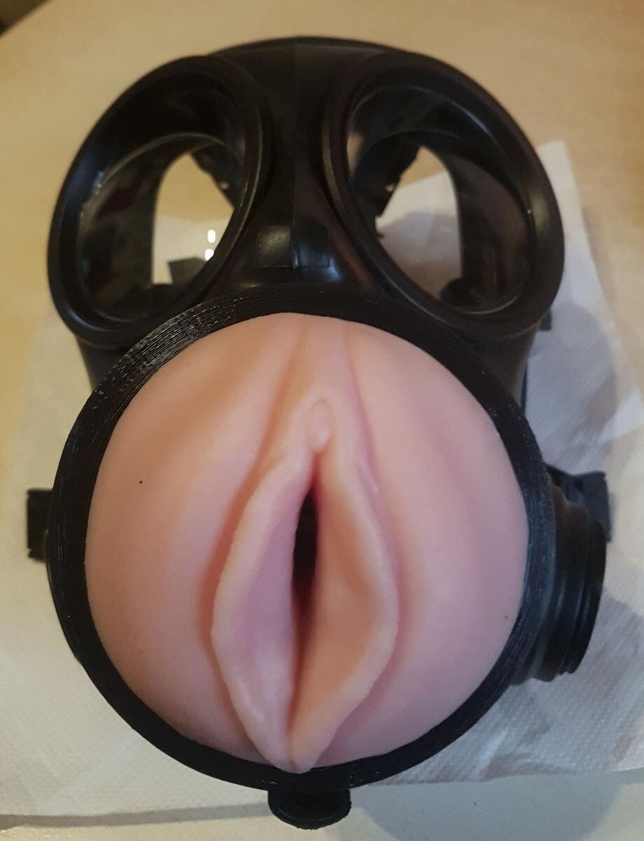 Gasmaske mit Fleshlight