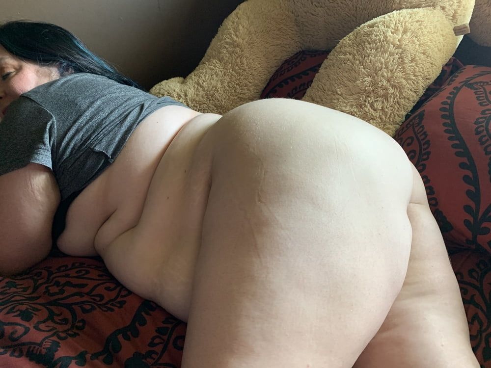 Sexy BBW Relaxing Before Bed #13