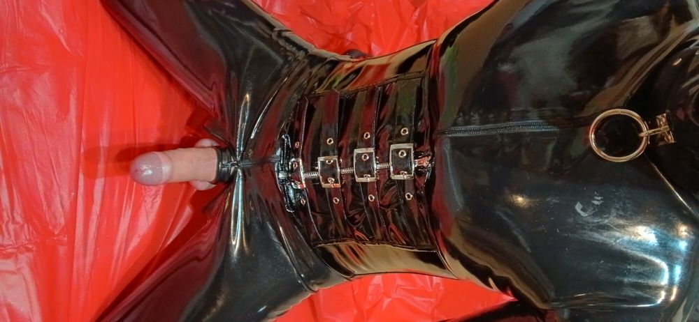 Latex Outfit in High Heels und Analplug #11