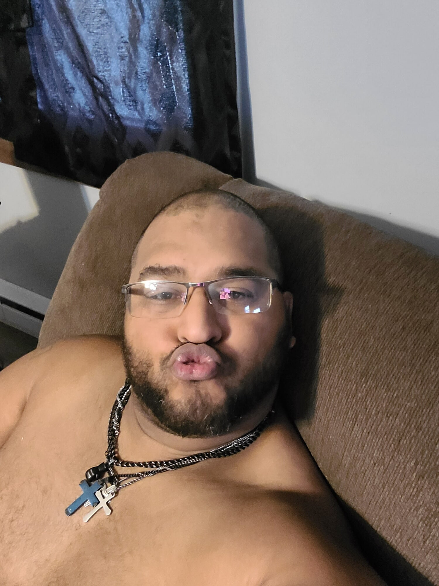 Yağlanmış yarağımı okşuyor