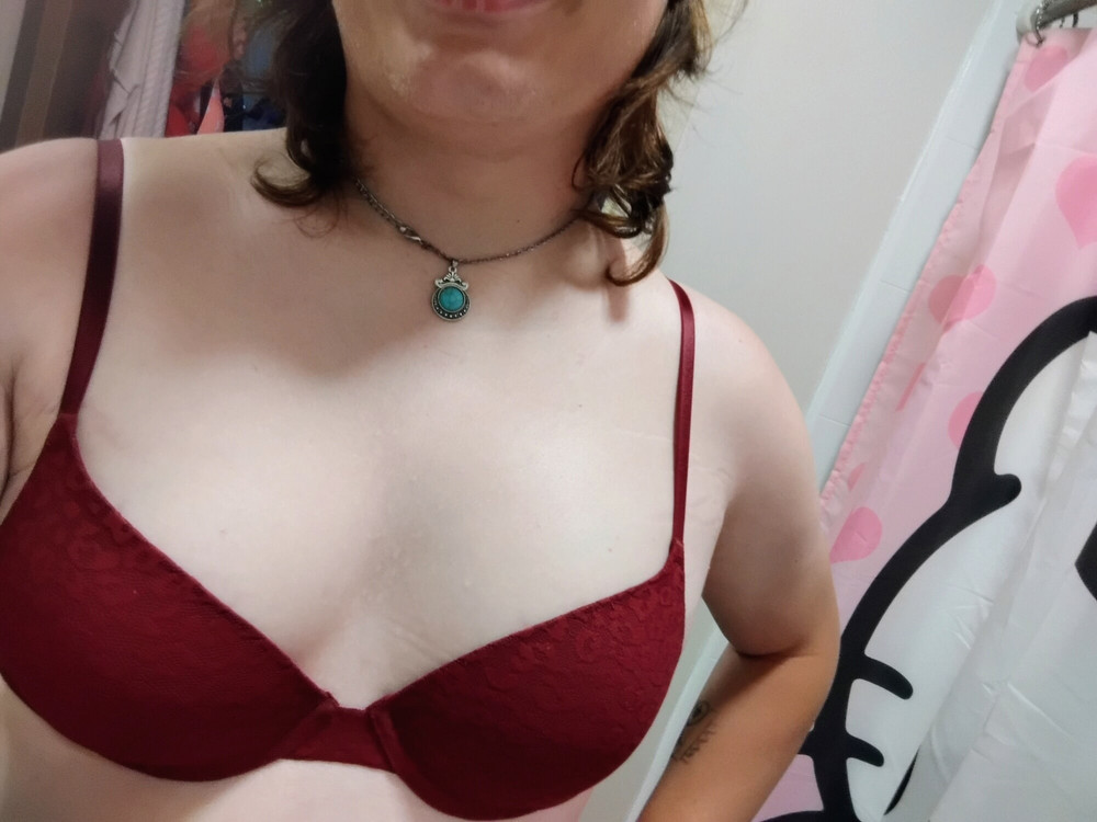 Blood red bra    sexy body to  #2