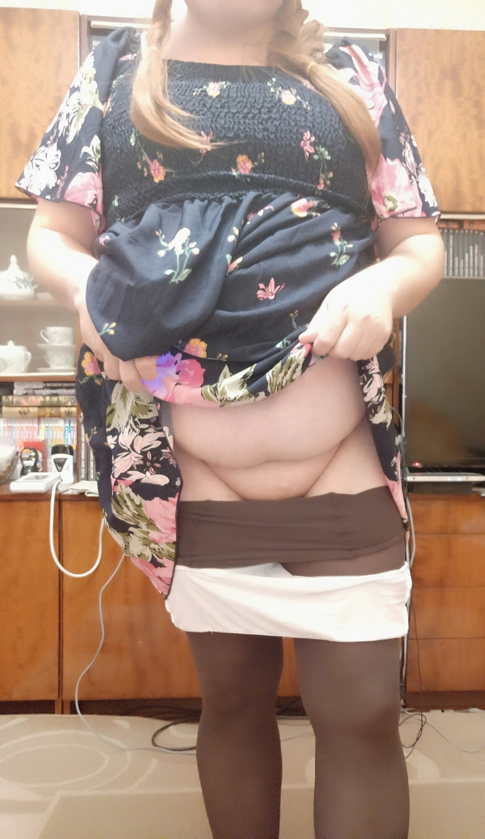 Sissy Aleksa wears a dress with flowers #33