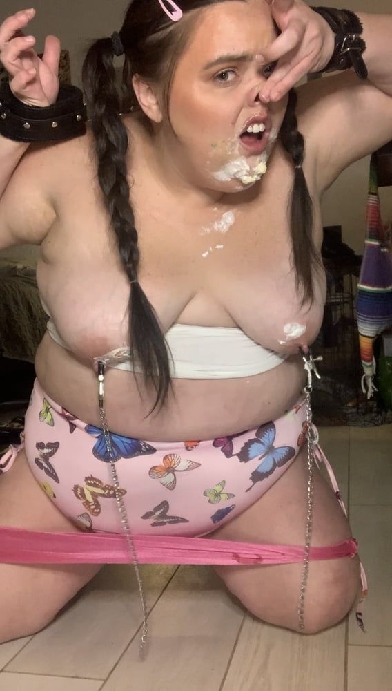 Fat belly bbw makes mess with cake #11