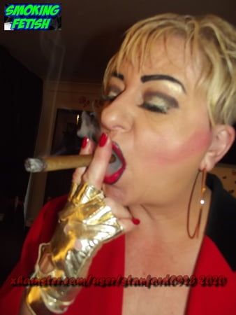 SMOKING FETISH WHORE 2