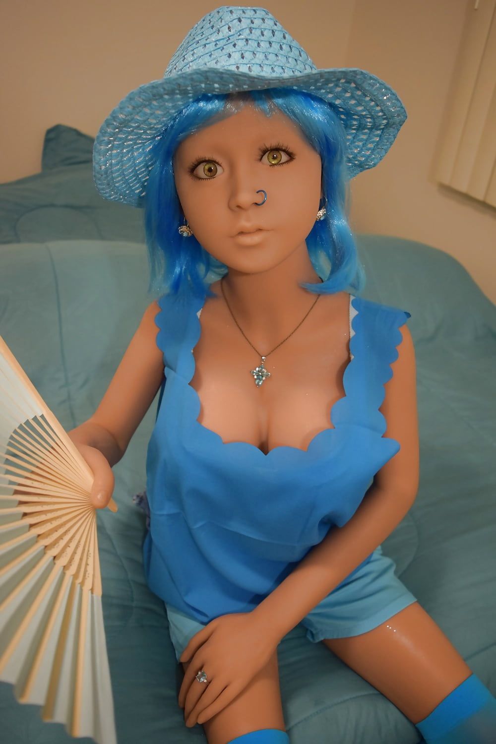 Nina&#039;s blue hat #5