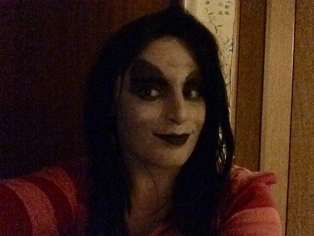 Pink and Vampy (goth tranny) #5