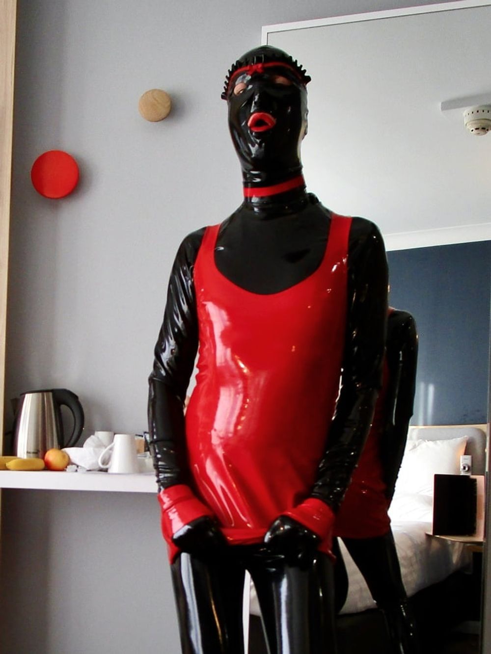 Shiny sissy slut Alice Latexy (latexdesires) #11