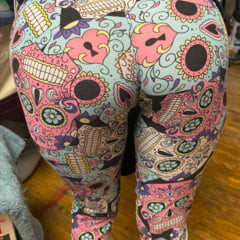 Melove in Tight pants showing sexy butt