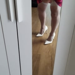 ハイヒールとサスペンダーベルト