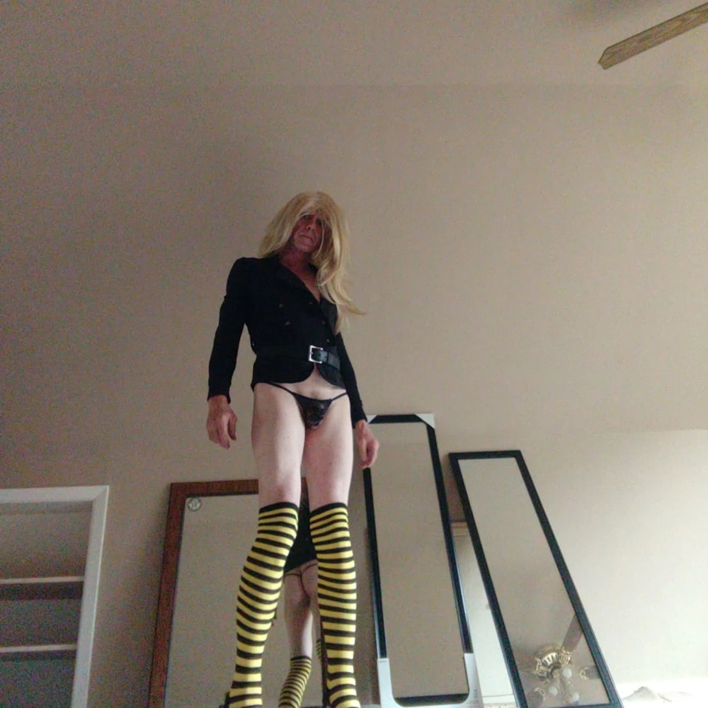 Crossdresser hot body shots! #4