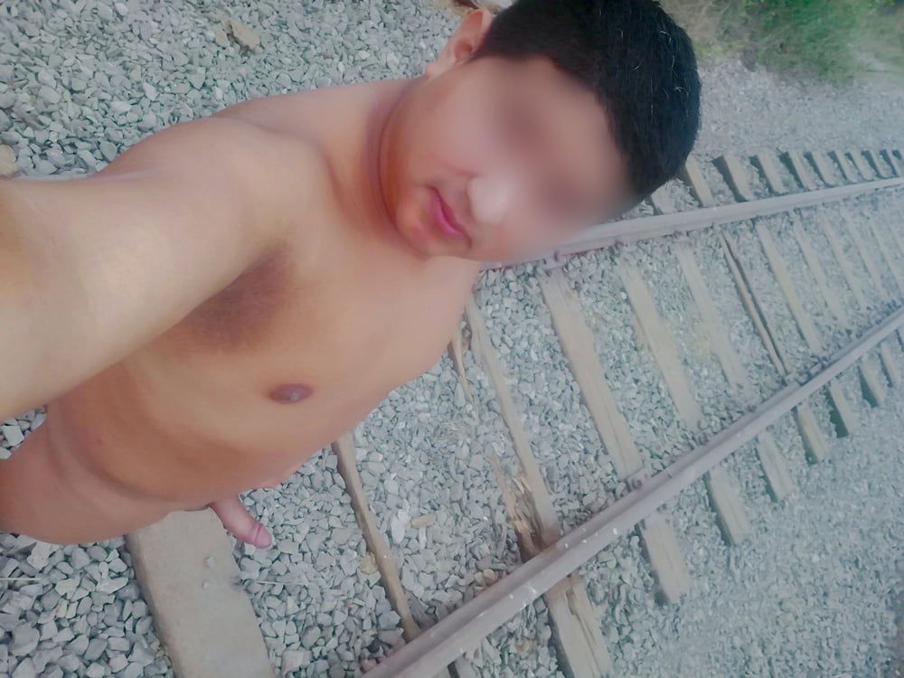 SelfiesNudes en las Vias del Tren  #21