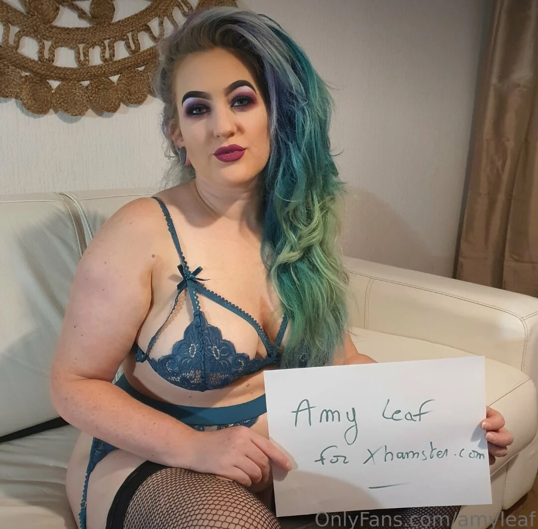 Chubby MILF Amy Leaf- Lingerie (2022)