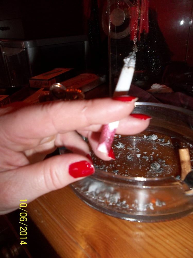 MISTRESS MORITZ SMOKES #26