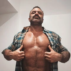 Suck on Daddy&#039;s juicy nipples...