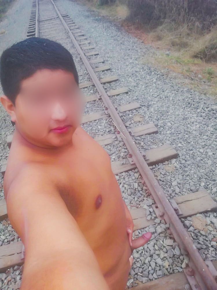 SelfiesNudes en las Vias del Tren  #25