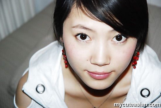 Homemade pics of Asian girlfriend posing #12