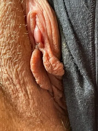 watch my pussy an clit         